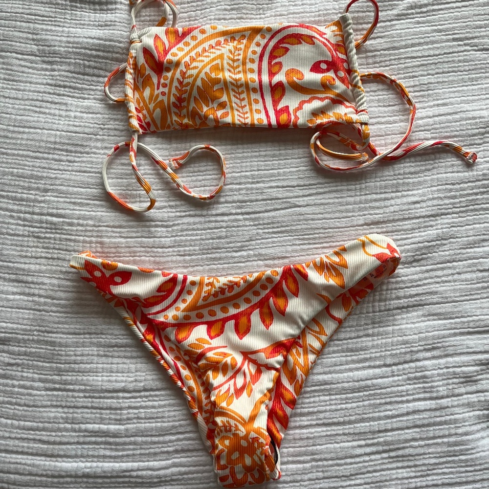 NEVER WORN bikini